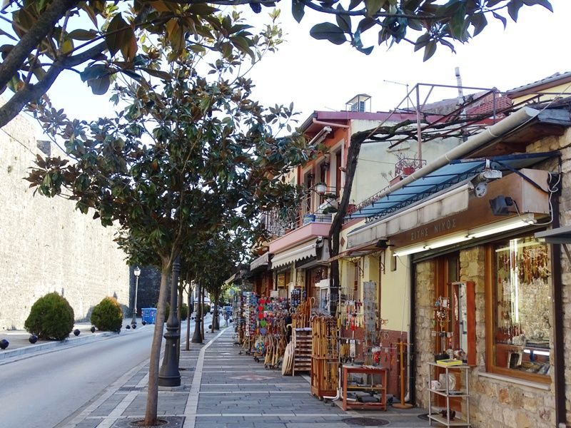 souvenir shops outside the walls of the old town in ioannina compressor 800x600